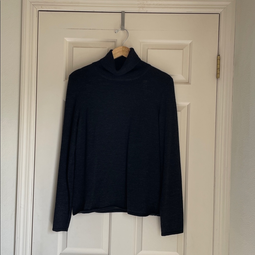 Classiques Entier Heather Gray Turtleneck Sweater, Size large
